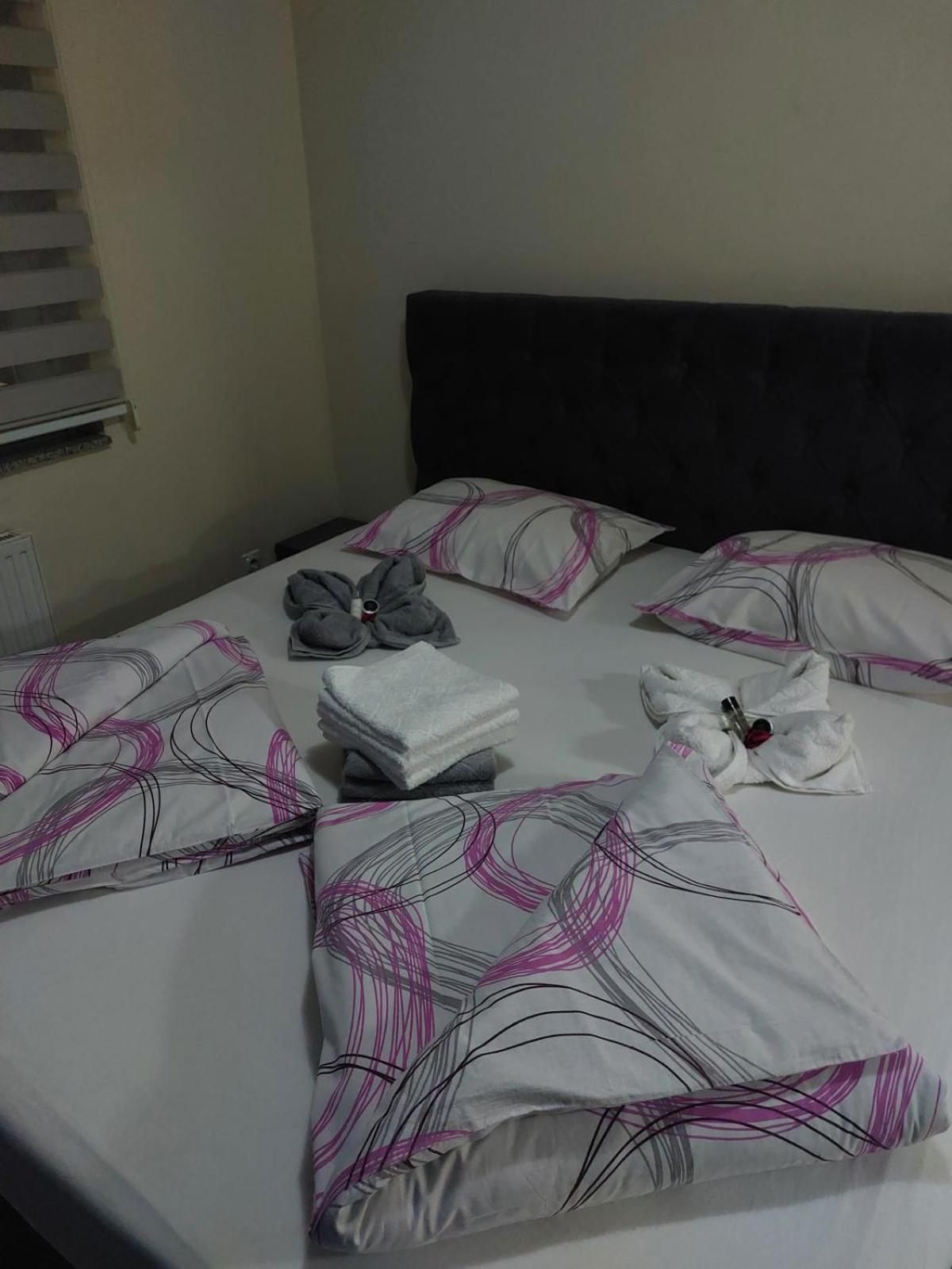 Lnb Lux Apartment Добой Екстериор снимка