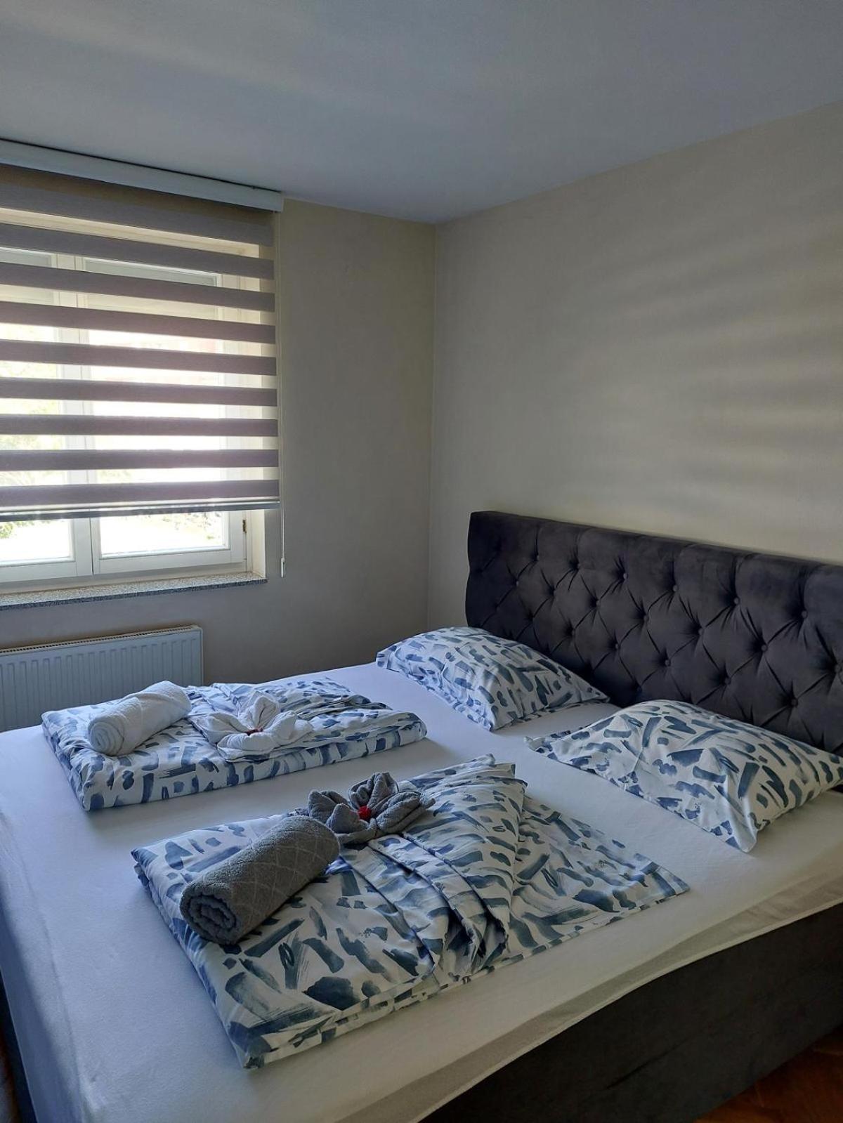 Lnb Lux Apartment Добой Екстериор снимка